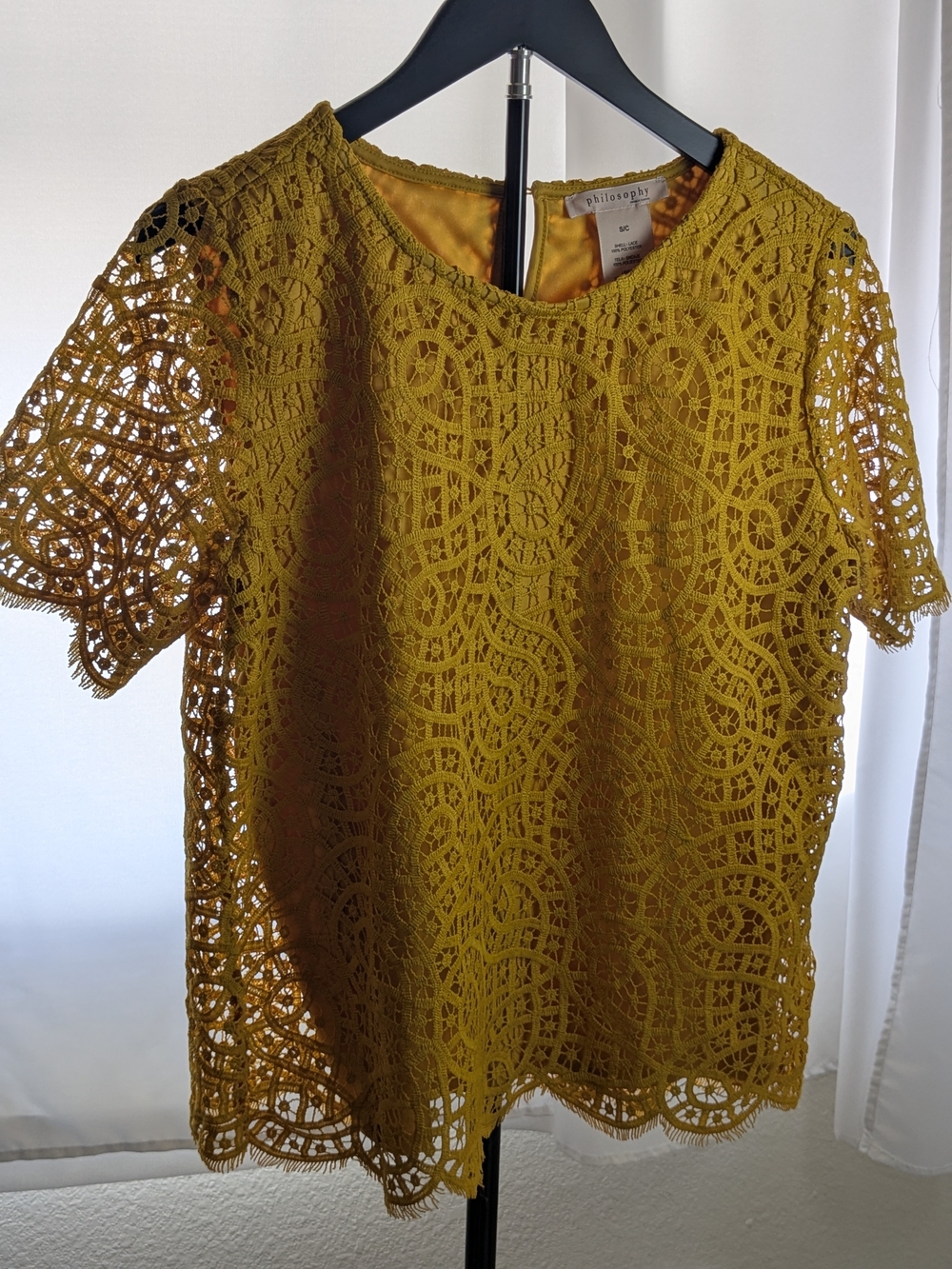 “Philosophy Mustard Crochet Lace Boho Blouse Top Small”
Or tighter SEO version: